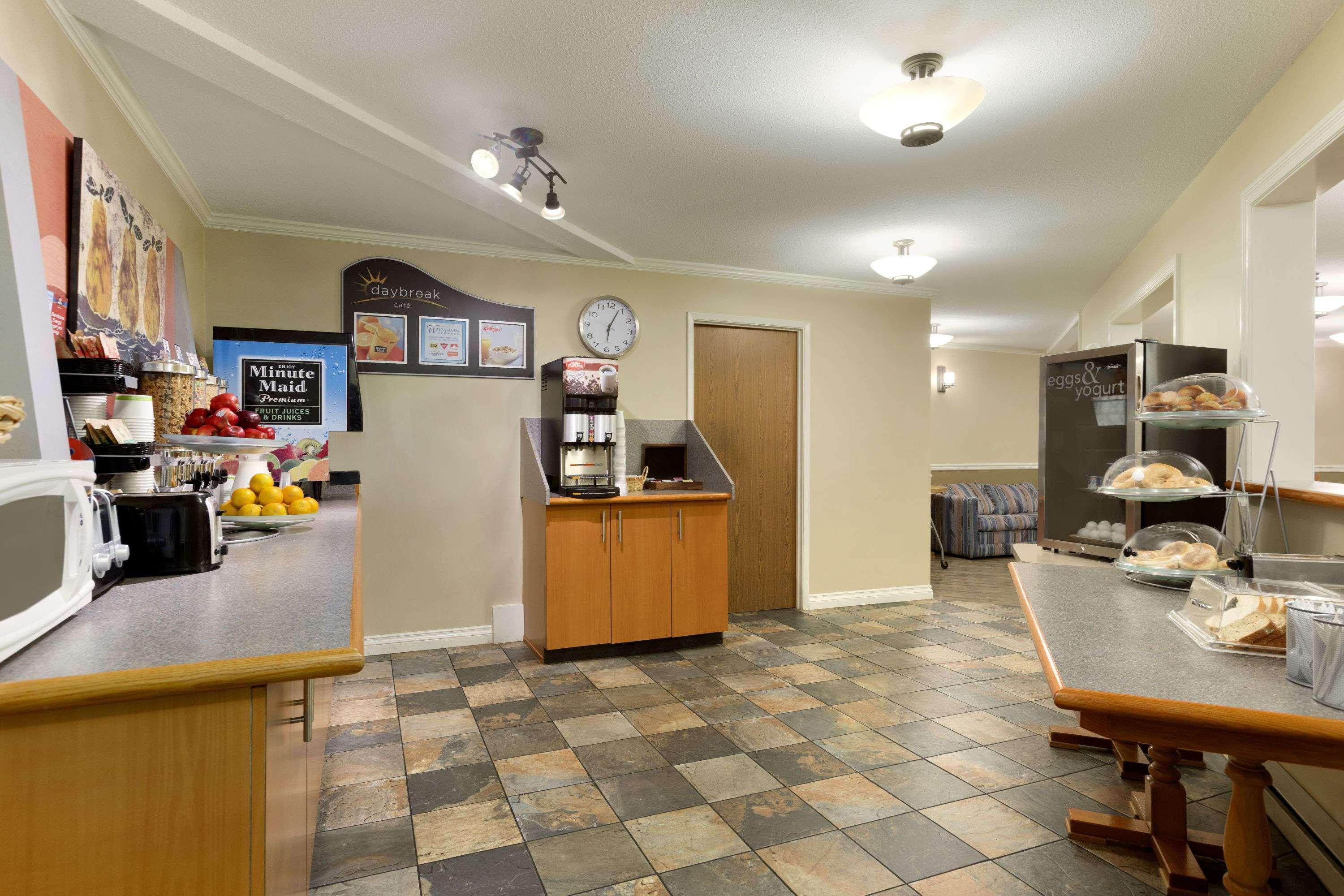 Days Inn By Wyndham Nanaimo Exterior photo